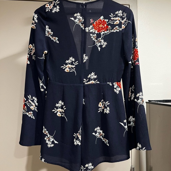 Blue Blush Derp V Neck Summer Navy Floral Romper - Picture 9 of 12